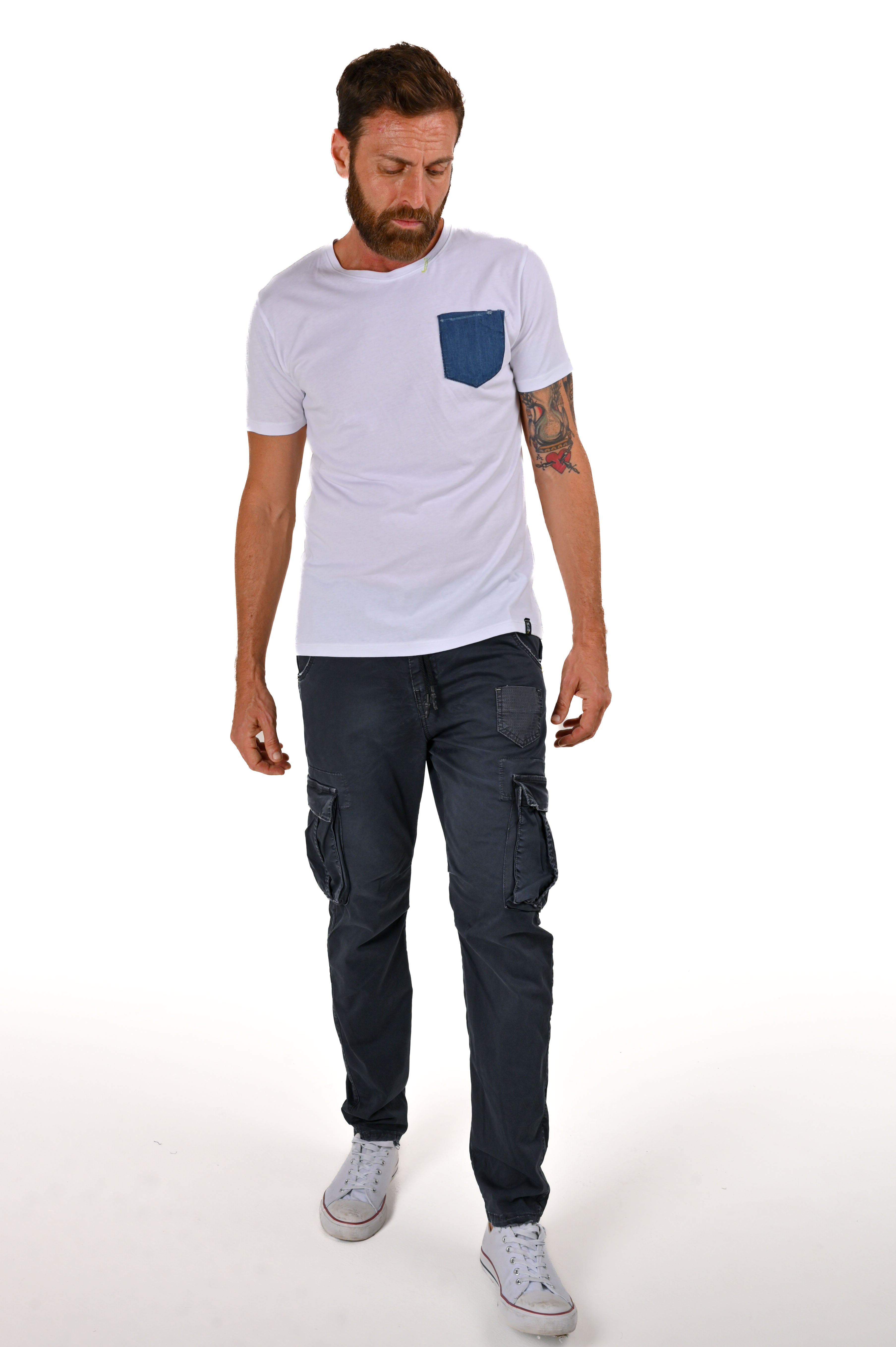 T-Shirt con collo a giro regular DA 1049 SS22