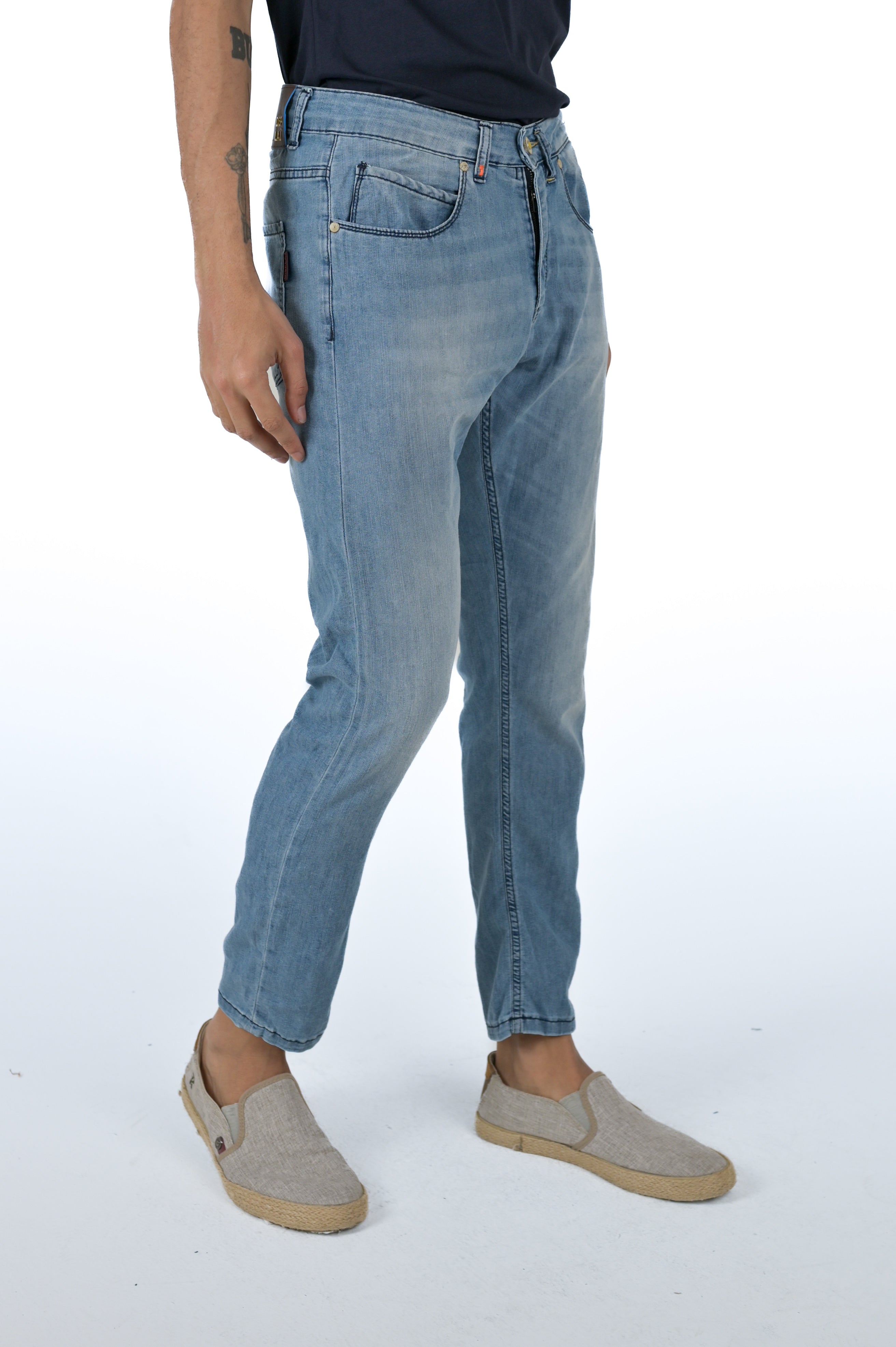 DISPLAJ Jeans