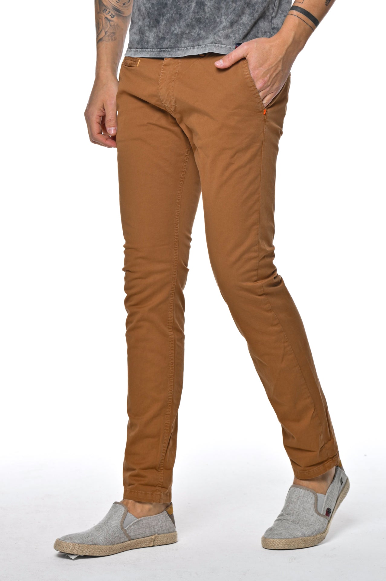 Pantaloni slim Kinos Caramello SS24